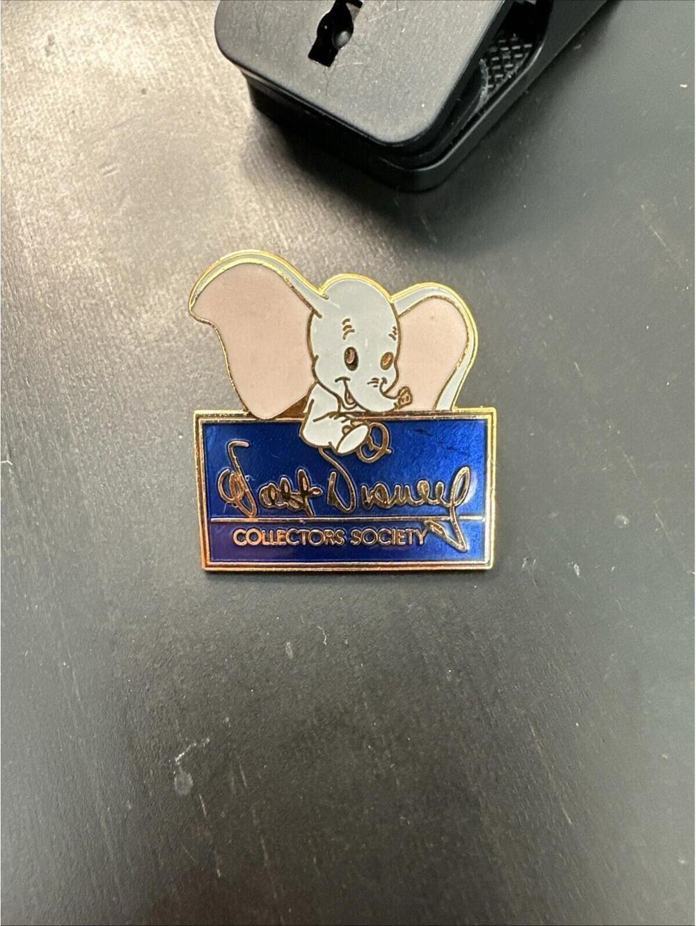 Walt Disney Collectors Society WDCS Dumbo Membership Pin New